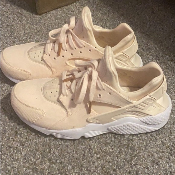 cream colored huaraches